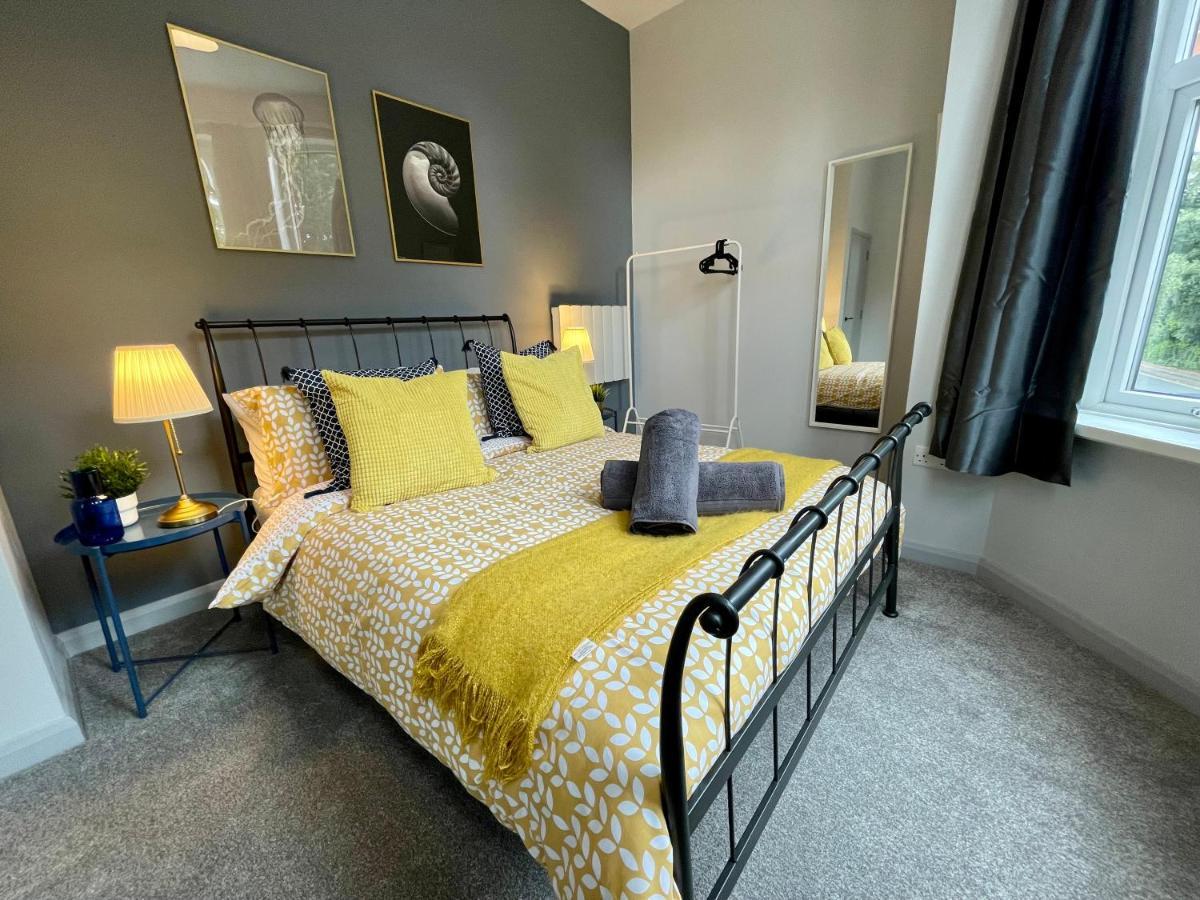 Trendy Stylish Apartment! - 5 Minute Walk To The Best Beach! - Great Location - Parking - Fast Wifi - Smart Tv - Newly Decorated - Sleeps Up To 6! Close To Bournemouth & Poole Town Centre & Sandbanks Extérieur photo