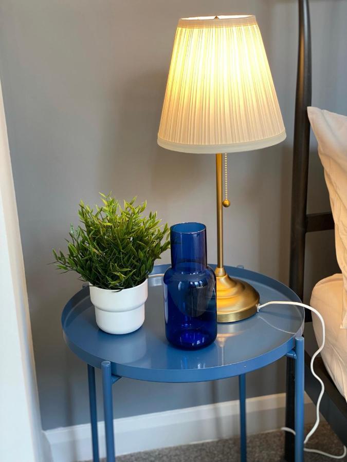 Trendy Stylish Apartment! - 5 Minute Walk To The Best Beach! - Great Location - Parking - Fast Wifi - Smart Tv - Newly Decorated - Sleeps Up To 6! Close To Bournemouth & Poole Town Centre & Sandbanks Extérieur photo